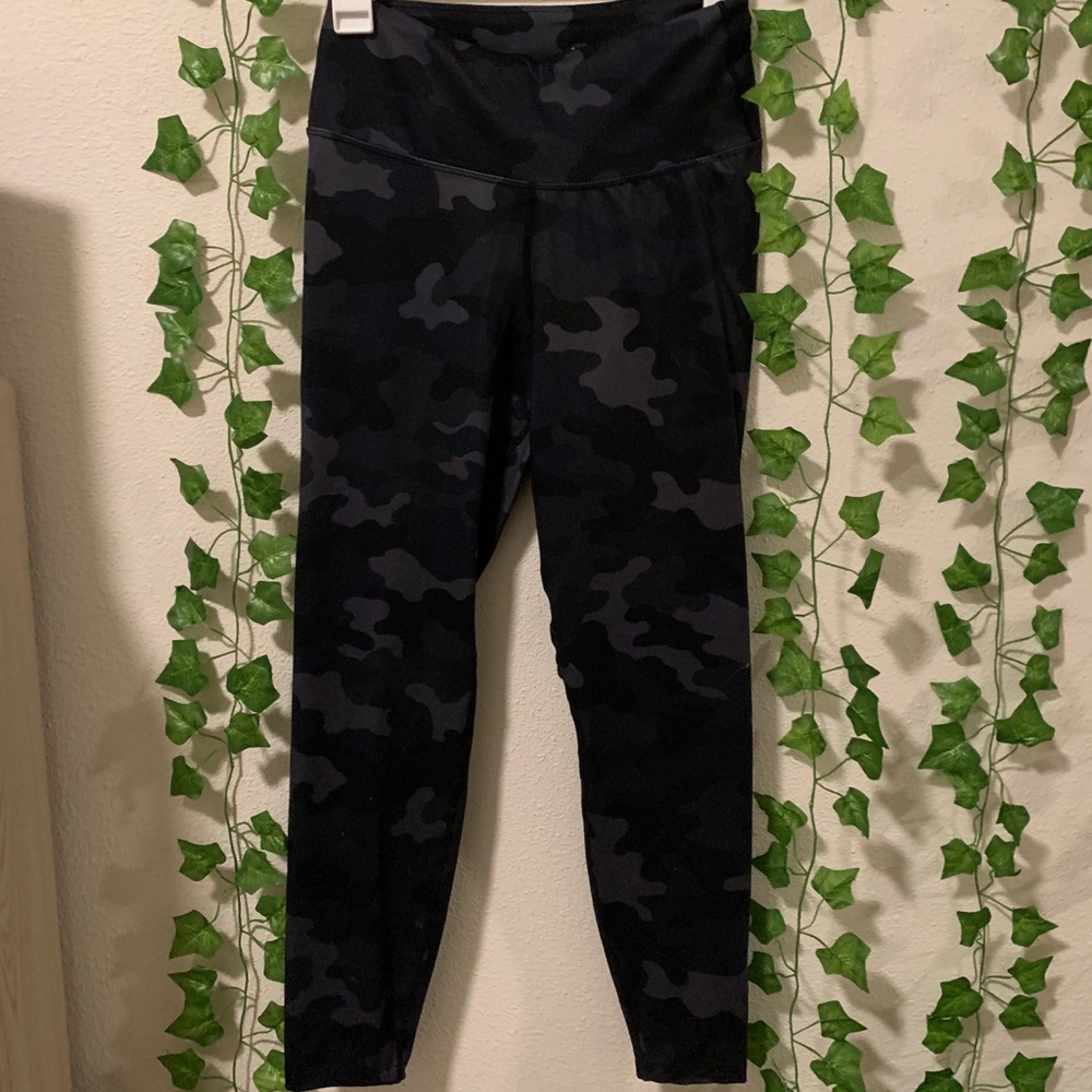 Lululemon dupe Camo leggings